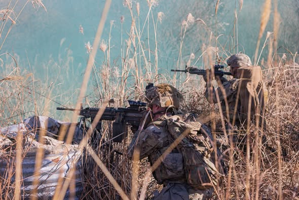 Soldiers from #4ID sharpen small-unit tactics across South Korea — establishing concealed firing positions, sustaining suppressive fire, and executing room-entry drills in live-fire conditions. #SteadfastandLoyal #NDIA #NDIARMC