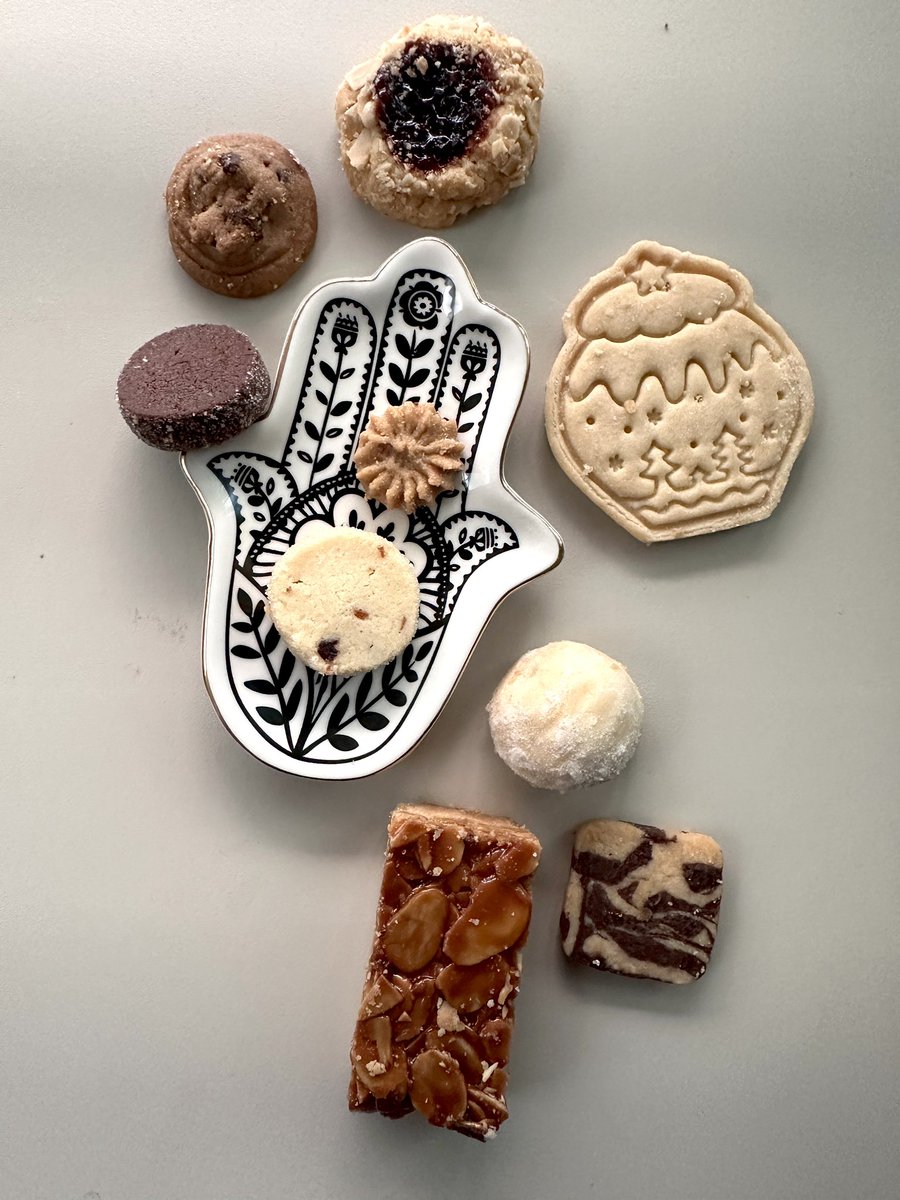nnhorizon11's tweet photo. Cookie box 🍪✨
จาก teatime story อร่อยที่สุด อร่อยทุกชิ้นทุกอย่างเลยค่ะ
#cookiebox https://t.co/l2BOGUHNEH