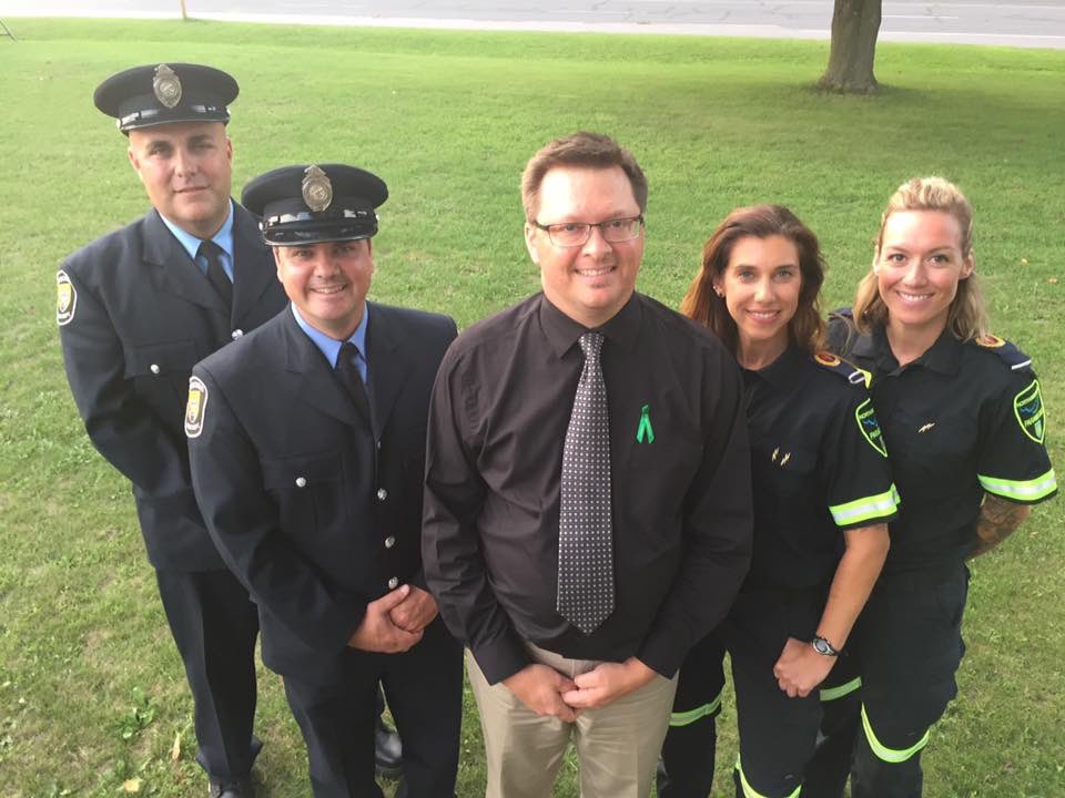 CpffaL's tweet image. Pictured is Dave Mitchell, a former Volunteer Firefighter, standing with Gene and Chris on either side. Over 10 years ago, Dave suffered a cardiac arrest but was successfully resuscitated. On Saturday, he was awarded his 10-year life pin after receiving a Heart Transplant!