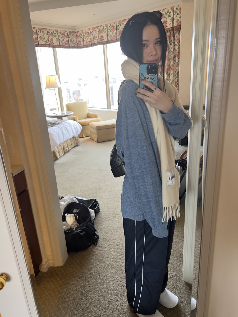 Khloe tweet media