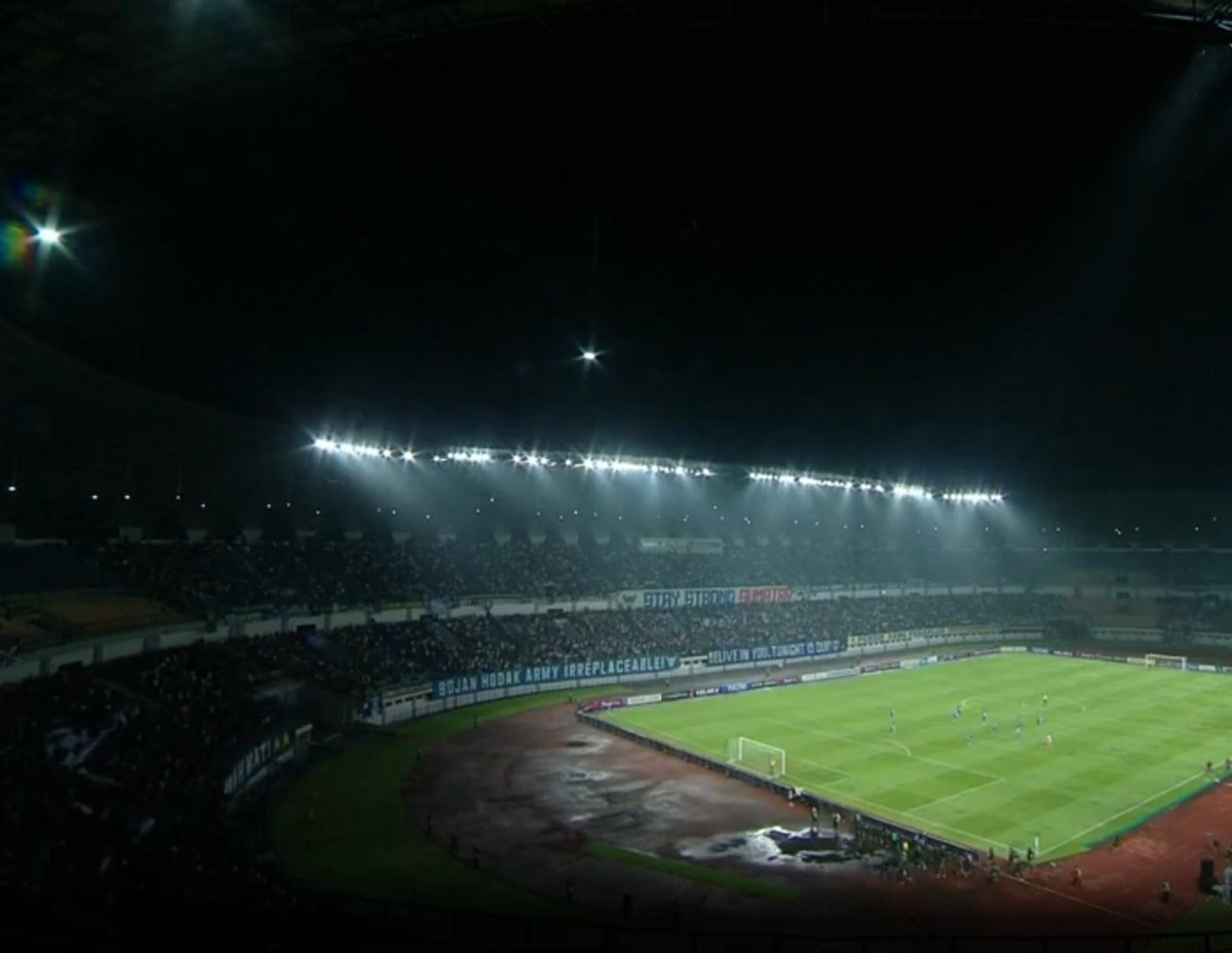 Kick Off babak pertama

#PersibDay