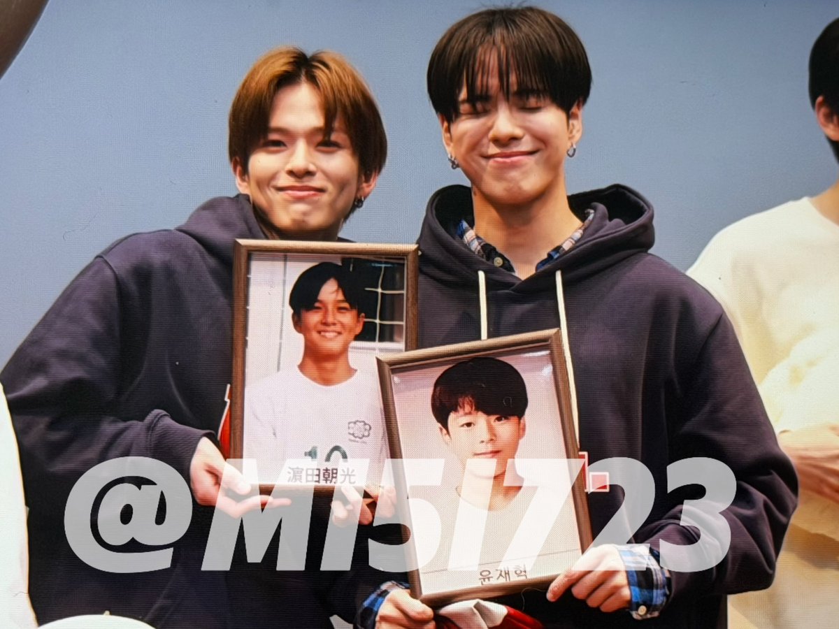 251210 Wonderwall

🧒🧒

#트레저 #TREASURE #윤재혁 #아사히
#YOONJAEHYUK #ASAHI