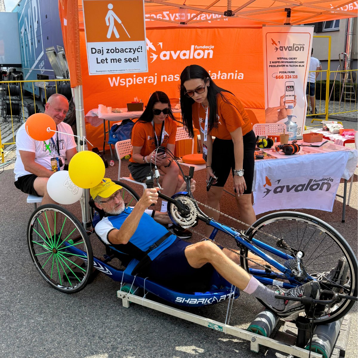 Na 82. Tour de Pologne dbaliśmy o dostępność i włączyliśmy się w akcję „Kilometry na pomoc” zorganizowaną przez <a href="/zondacryptopl/">zondacrypto Polska</a>, dzięki czemu udało się uzbierać 18 730 ZND, czyli blisko 30 000 PLN.

Dziękujemy!
Wasze zaangażowanie, to realne wsparcie naszych podopiecznych!