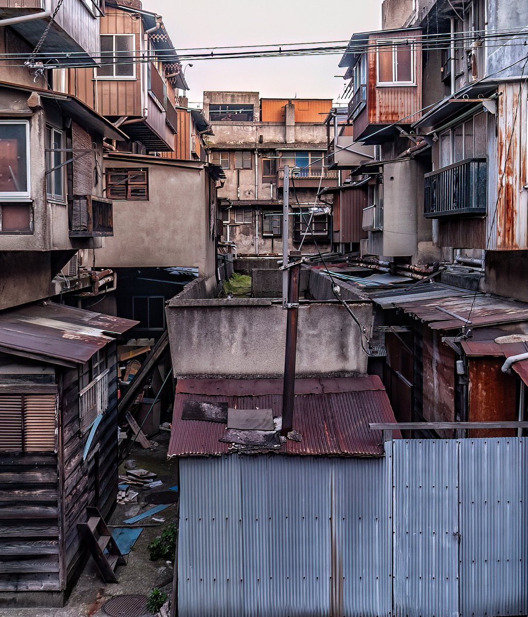 軍艦アパートのこの部分、やっぱり異次元な感じがする