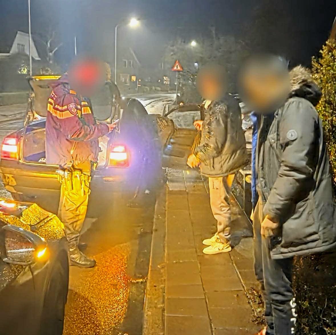 Voertuig met verdacht rijgedrag in Elspeet: airsoftwapen aangetroffen
