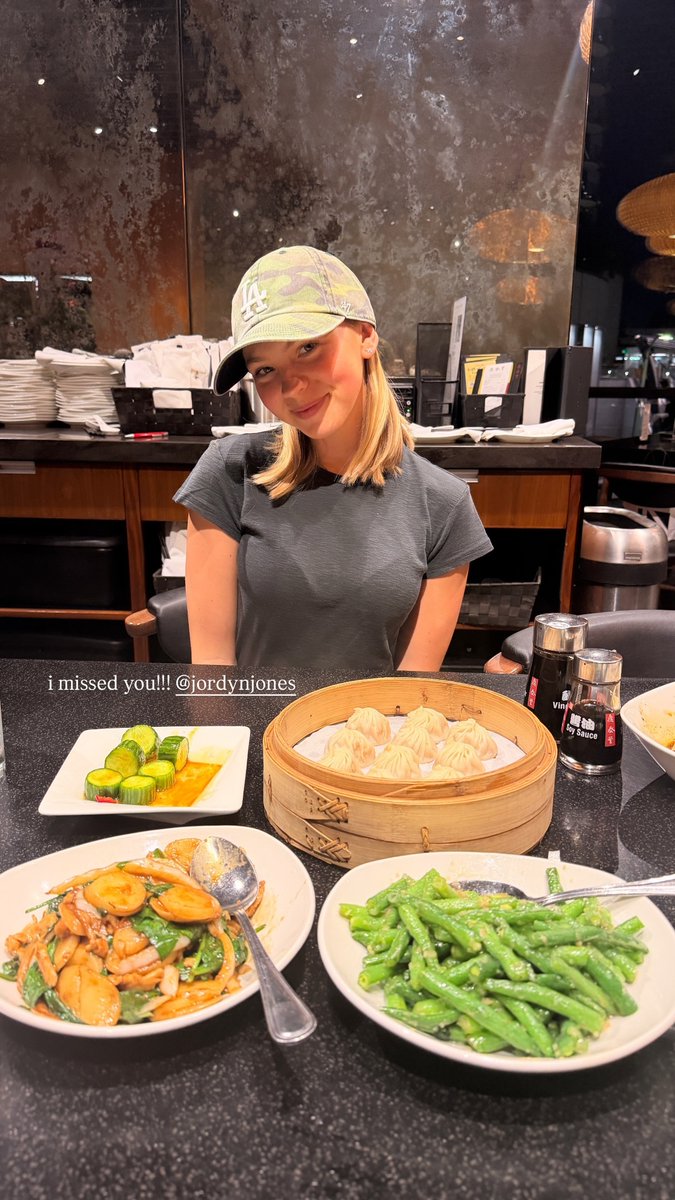 Jordyn via Steph Pappas on IG 🙂🍽️