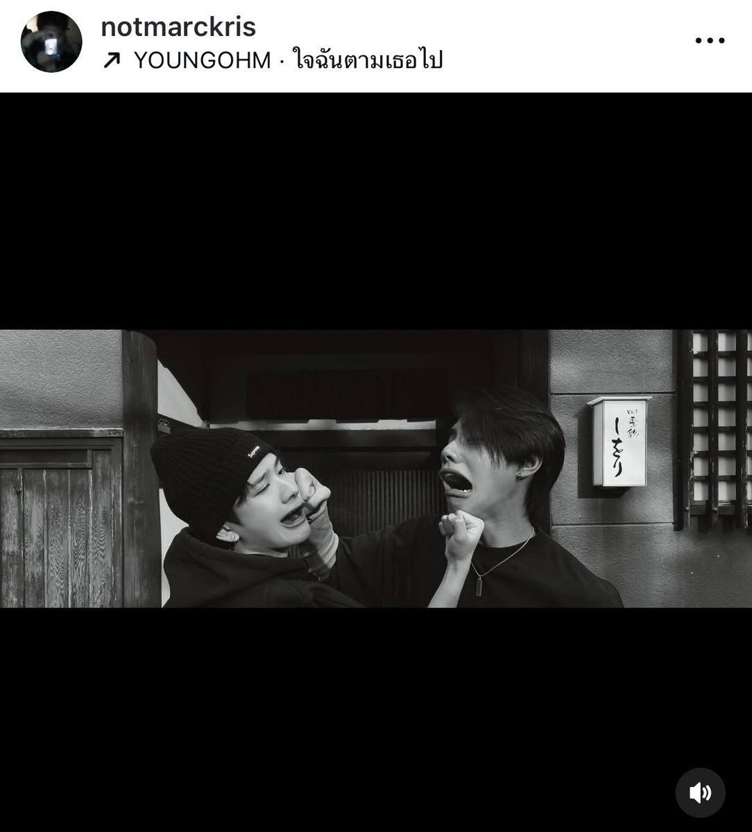 แค่เพียงต้องการให้เธอได้อยู่ตรงนี้นาน ๆ ><