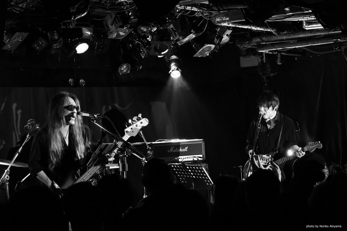 2025.12.7 下北沢 CLUB Que 

"aeroperspective 2025 final"

Canis Lupus   ❷

森川誠一郎(b,vo)
ヤマジカズヒデ(g)箕輪政博(dr)

春のツアーはまだ終わっていなかった！この日が真の「aeroperspective tour final」でした。
キャニスかっこいい、、、新曲も含めたセットリストも最高でした。