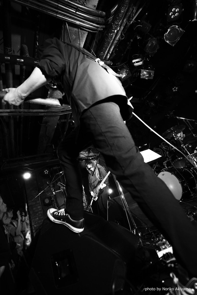 2025.12.7 下北沢 CLUB Que 

"aeroperspective 2025 final"

Canis Lupus  ❶(〜❷)

森川誠一郎(b,vo)
ヤマジカズヒデ(g)箕輪政博(dr)