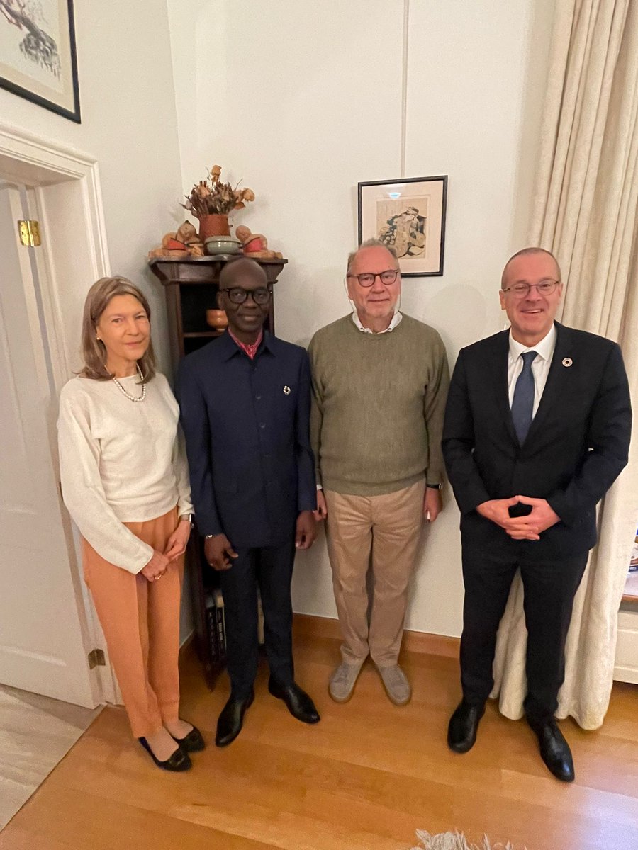 A pleasure meeting Prof. Peter Piot, whose pioneering work contributed to the discovery of the Ebola virus, and Prof. Heidi Larson. Their lifelong contributions to science and global health continue to inspire progress. 

Very grateful for the continued collaboration that