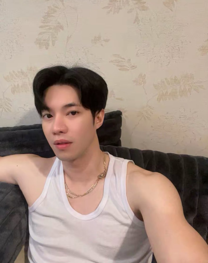 B_Suphadach's tweet image. 🎸 #bosstonsuphadach  #กีต้าร์ของบอสตั้น