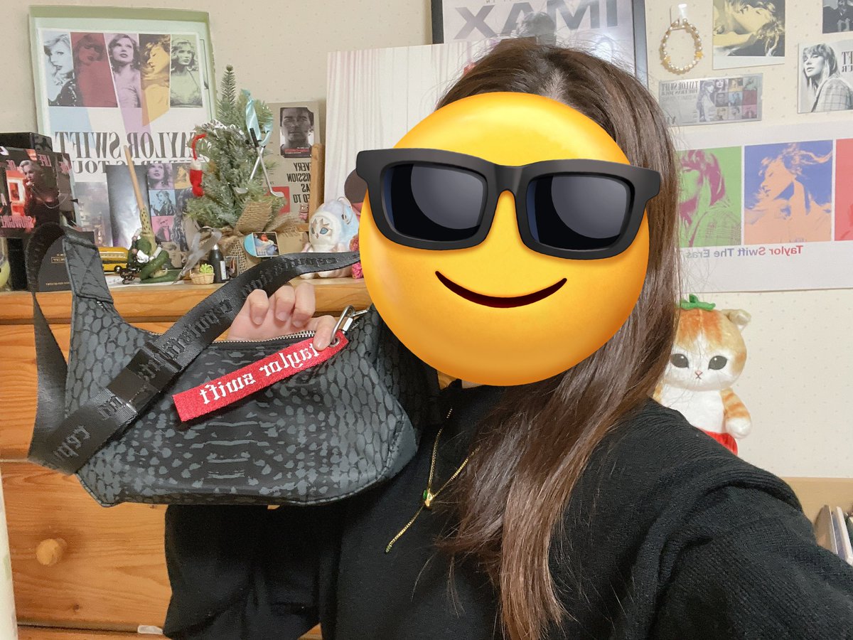 moomoo__oomoom's tweet photo. Completed my Holiday Wi$h Li$t🐍🖤
They’re just so… gorgeous✨
@taylorswift13 @taylornation13
#taylorswift #reputationera https://t.co/rJUwgDiB6R