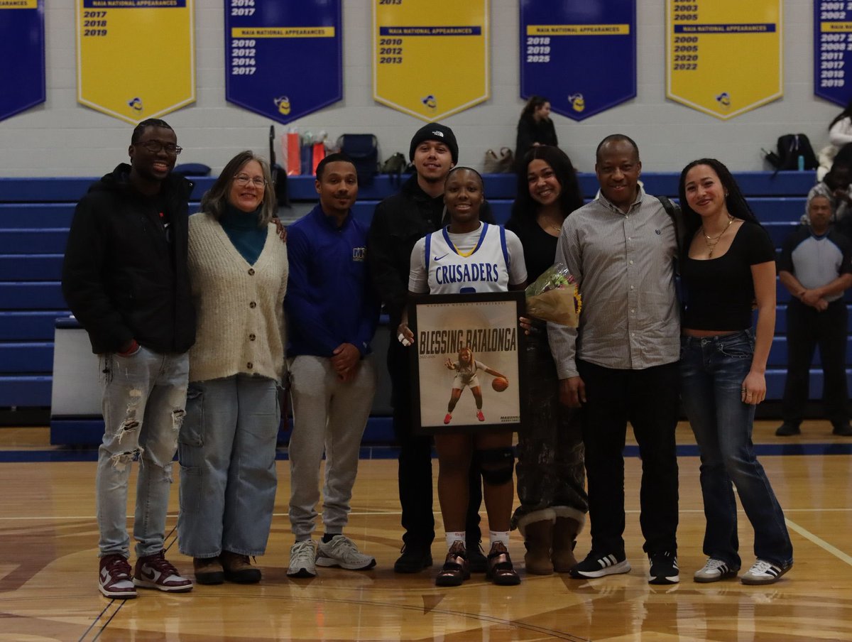 CoachHood05's tweet photo. Congratulations to our Seniors https://t.co/SHQ38VtkRH