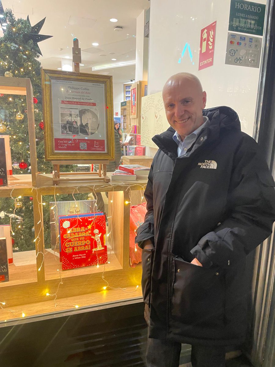 🥂 Ya sabéis que <a href="/Philco750062/">Philippe Collin</a> está de vuelta en España 🙌Ayer presentamos «El barman del Ritz» en <a href="/casadellibro/">Casa del Libro</a> de Gran Vía con este ambiente tan festivo.