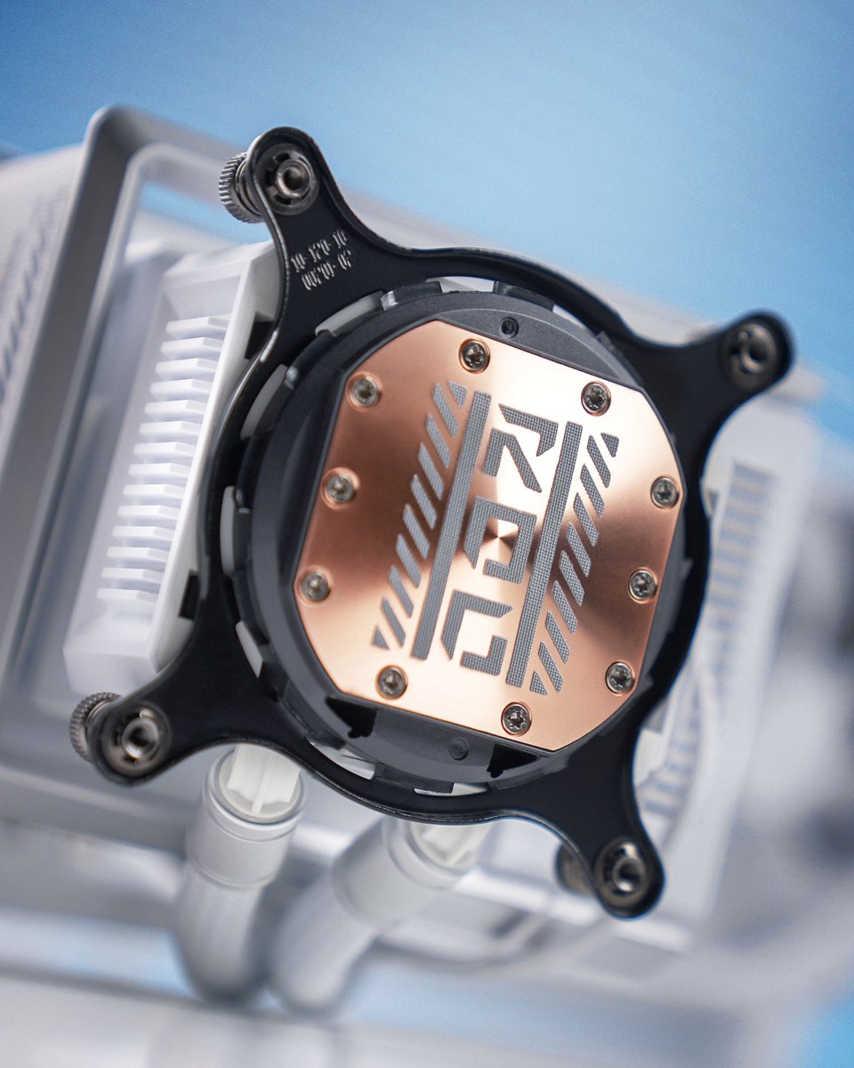 ✨ A curved 6.67-inch display crafted for pure immersion.​ The