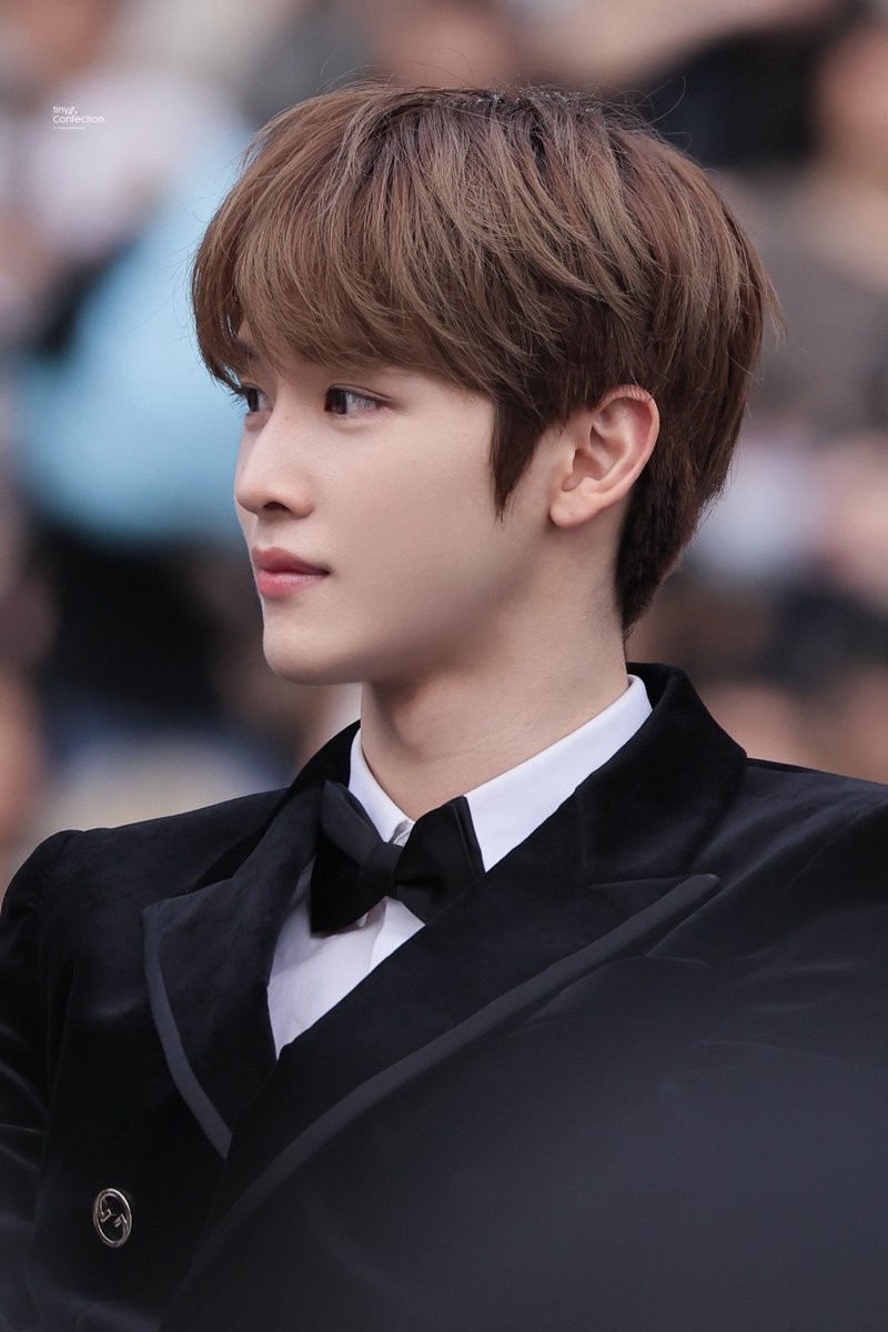 tinyConfection's tweet photo. 251206 AAA🤵🏻
#성찬 #SUNGCHAN #ソンチャン 
#RIIZE #라이즈 https://t.co/RhObtCziMu