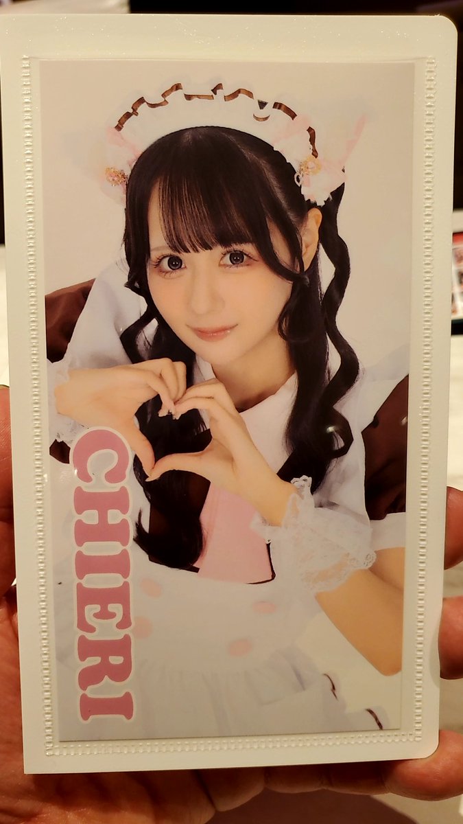 ちえりちゃんのチェキ帳、無事ゲッツ🤸！ 選べるクリスマスカードは