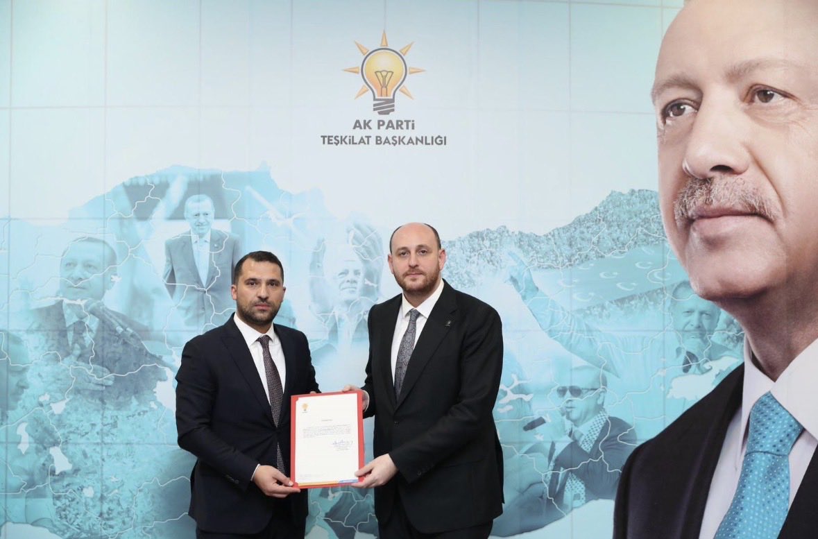 Bitlis Merkez İlçe Başkanlığı görevine atanan dava ve yol arkadaşımız Sn.<a href="/turgaykurtkan/">Turgay KURTKAN</a>’ı tebrik ediyor, kendisine başarılar diliyorum.
Rabbim hayırlı hizmetler yapmayı nasip etsin.
Görevinin ilimize ve teşkilatımıza hayırlı olmasını temenni ediyorum.

<a href="/T_Bedirhanoglu/">Turan Bedirhanoğlu</a>