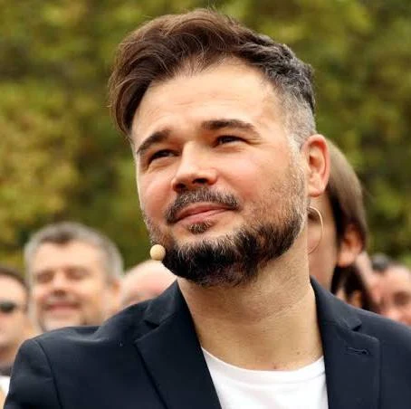 Solo nos queda Rufián, me parece.