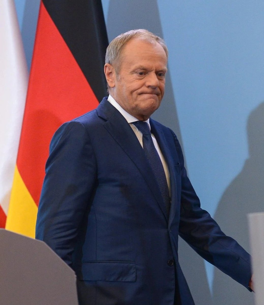 Ostatnie sukcesy Donalda Tuska:
- rekordowy deficyt 271 mld zł na 2026r.
- zapaść w NFZ
- nie uczestniczył w rozmowach międzynarodowych nt. Ukrainy🇺🇦
- zjadł żurek i popcorn
- był na grzybach w garniturze