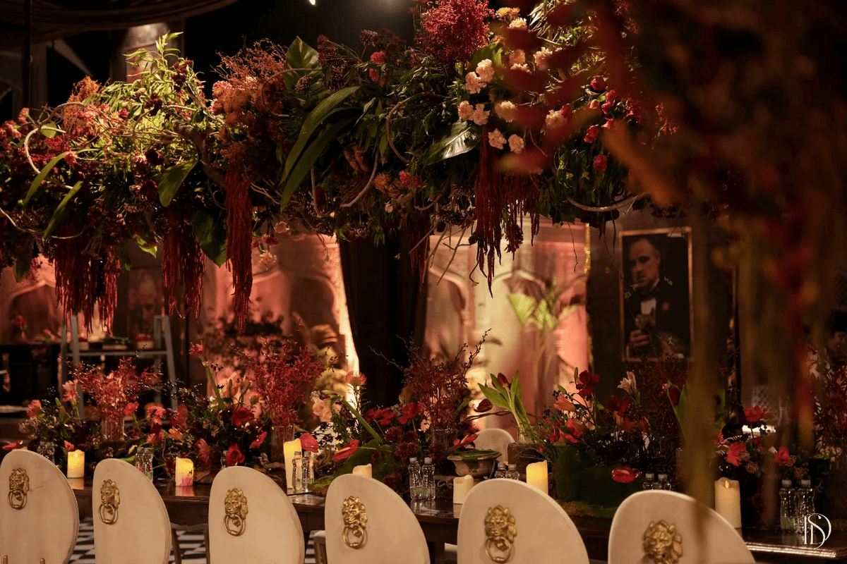 TheDecorShot's tweet photo. A celebration of class and charisma, this Godfather-inspired reception radiates vintage opulence, moody elegance, and sheer decor brilliance. A perfect harmony of art, style, and soulful ambience. 🍷 https://t.co/aEY9ugB9DU