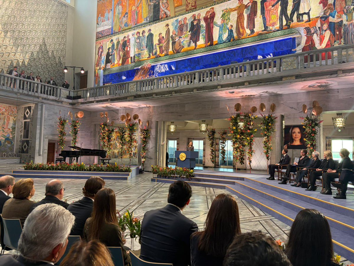 VoluntadPopular's tweet photo. 📍Un día para la historia. Un lugar que jamás olvidaremos. Hoy en Oslo estamos millones de venezolanos. 

¡Gracias, Noruega! 🇳🇴🇻🇪 https://t.co/OzW2ZQ03XE