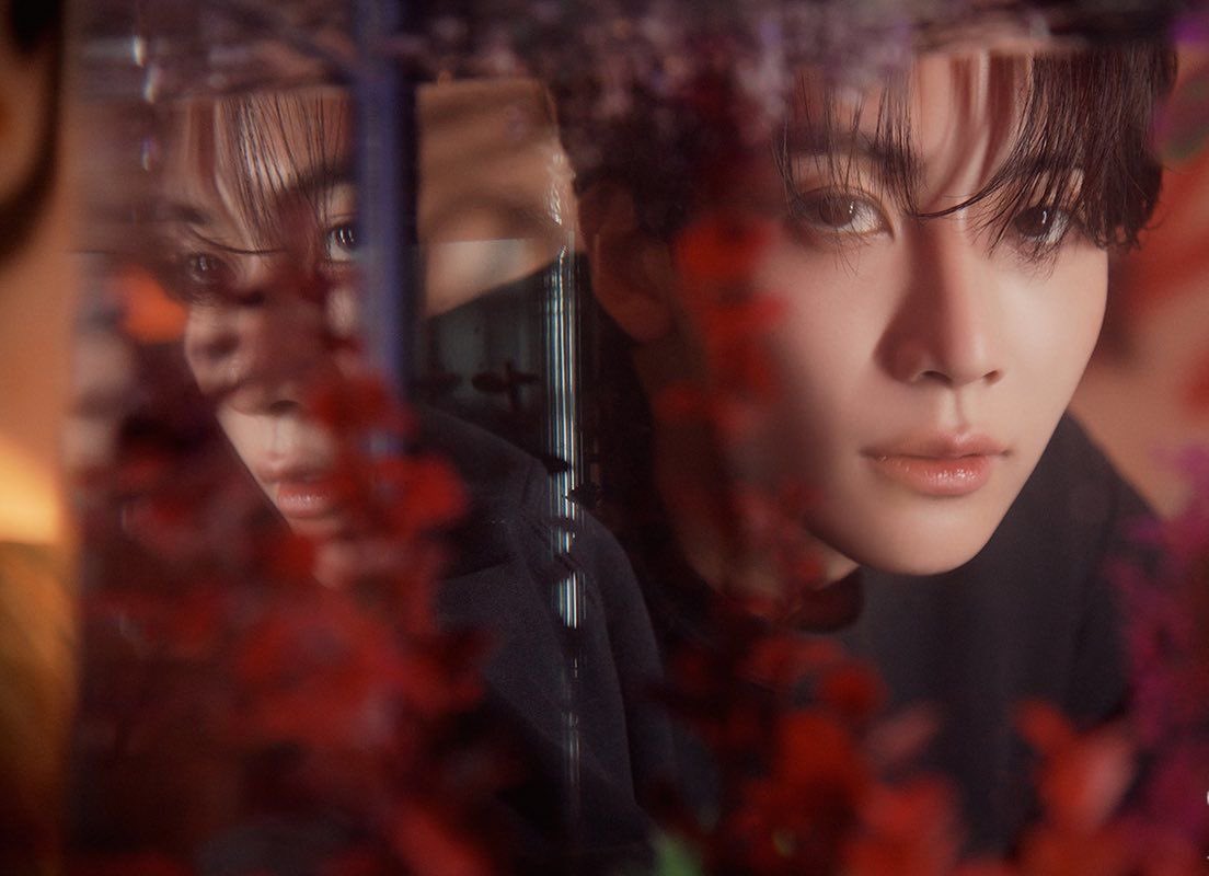 lookhereagain's tweet image. Between Hell and Heaven🍁
[but the devil wrapped in silk is still the devil]

Yoon Jeonghan seventeen local au 
b×g
©lookhereagain