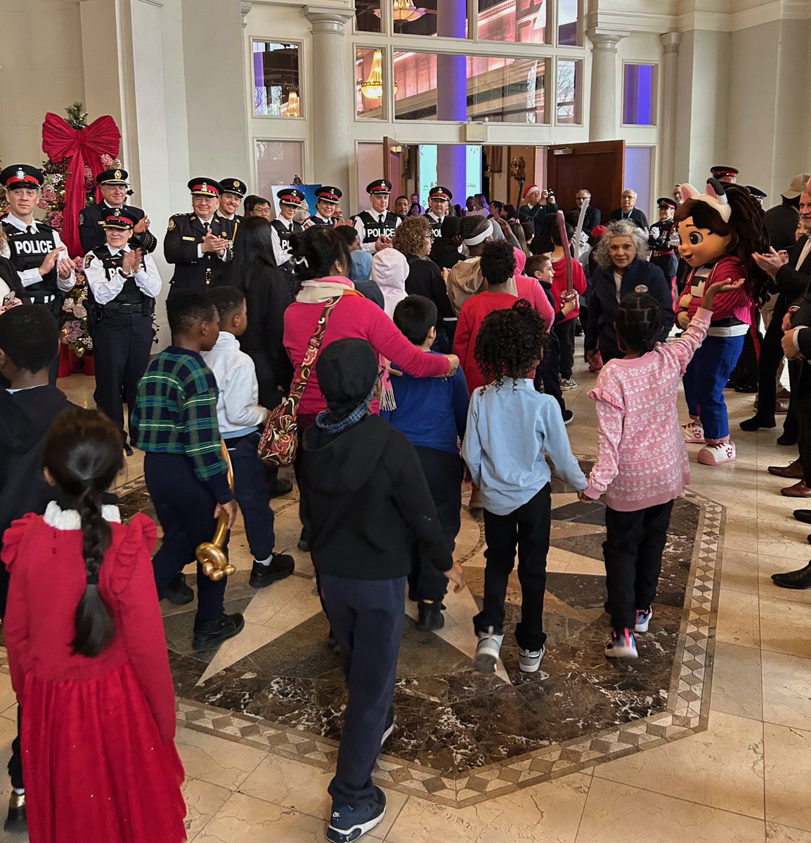 Toronto Fire Services 🇨🇦 tweet media