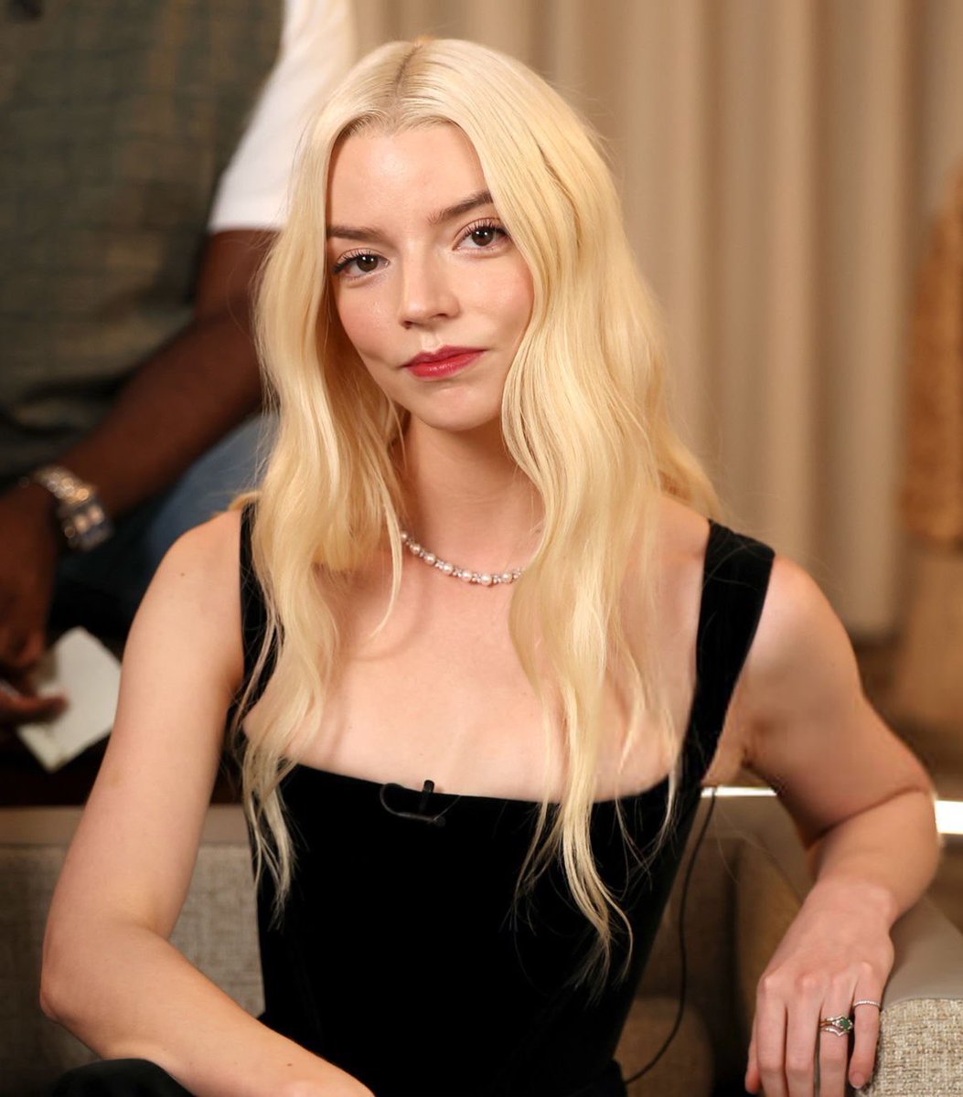 anyafolders's tweet image. 'How To Kill Your Family' starring Anya Taylor-Joy is set to begin filming in february in London.

The plot follows a woman who vows revenge against her absentee millionaire father and sets about to kill every member of his family.