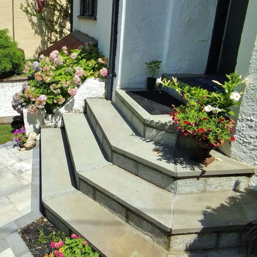 BronxMetal's tweet image. Swipe left. New Railings, same house.

Think it was a good choice? 

#CustomFabrication #BronxMade #MetalDesign #IndustrialInteriors #StatementPiece
