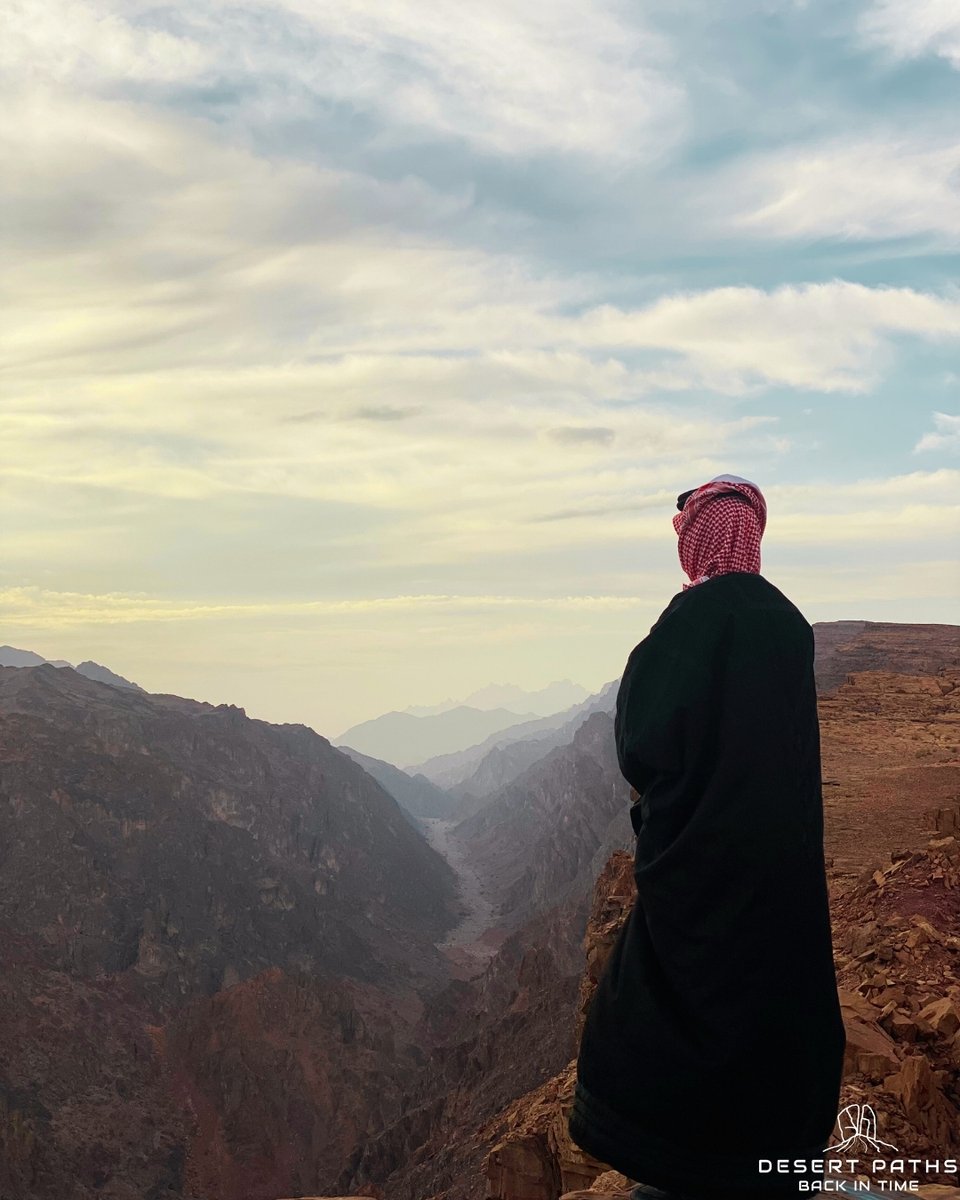 desertpaths's tweet photo. Here, distances shorten and contemplation lengthens. 🧭 A moment of ultimate solitude overlooking the deep "Al-Shaq" fault in the Shaqri region of #Tabuk. 
A scene that inspires the soul. 

#NEOM  #saudibyyou #viewpoint #canyonview #grandcanyon
#discoverneom

#DesertPaths https://t.co/4XGTjiftCS