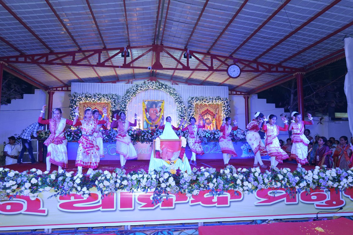 sathyasaiodisha's tweet photo. Loving Sairam..
With the Blessings of Sri Sathya Sai Baba, The State Level Festival of Joy 2025 commenced on a sublime and joyous note at Berhampur on 24.12.2025.
#festivalofjoy
#statelevel
#balvikash
#ssssoodisha
#Ganjam1
-Media Team https://t.co/e0juKW3QIQ