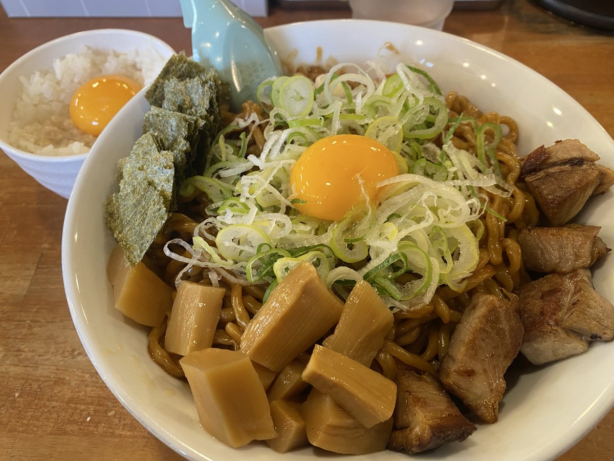 iem5m7's tweet photo. #札幌煮干センター
#油そば
#500g
#追い飯
#札幌ラーメン https://t.co/kZItp2nwOx