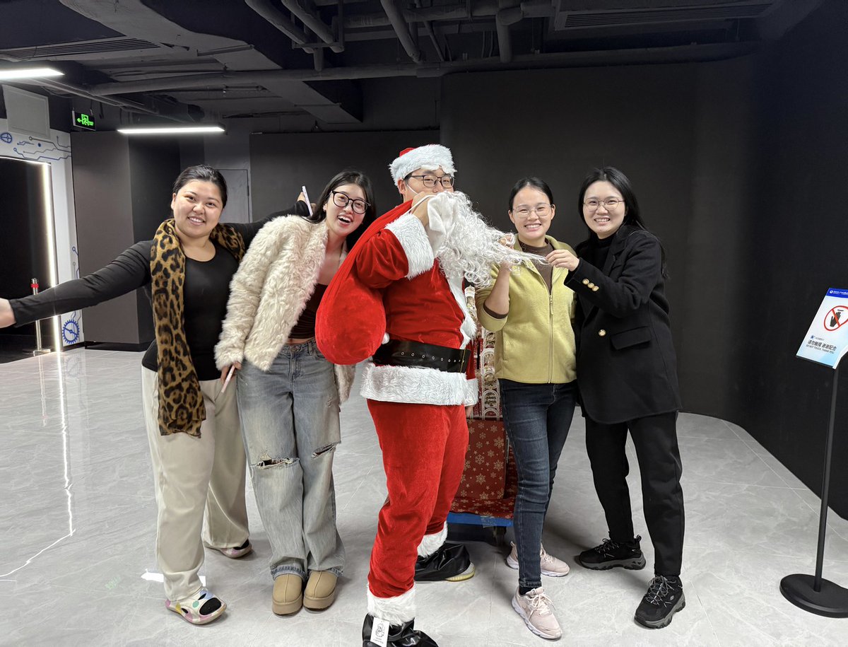 LianTronics Official tweet media