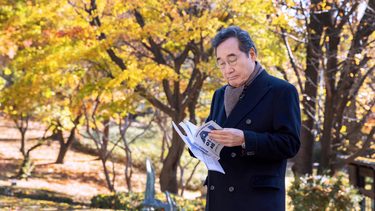 NY_sayu's tweet image. 세기적 석학 경세가 헨리 키신저. 
그가 100살에 'AI 이후의 세계'라는 책을 내고 반년 뒤에 세상을 떠났습니다. 학자 및 CEO와 함께 쓴 책에서 그는 놀라운 통찰을 내보입니다. 그 통찰을 여러분과 공유하고 싶습니다. 100살에 비전공 분야의 책을 써낸 그의 건강과 지적 역량도 궁금했습니다. 그의…