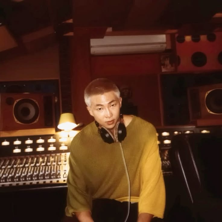 Yoon_kookie97's tweet photo. “Nuts” by #RM has been RE-ENTERED at #2 on Billboard Rap Digital Song Sales Chart 🎉 (week of Dec 27,2025)
CONGRATULATIONS RM
CONGRATULATIONS NAMJOON
#HeAProDriver #RightPlaceWrongPerson https://t.co/WMT8FCcB21