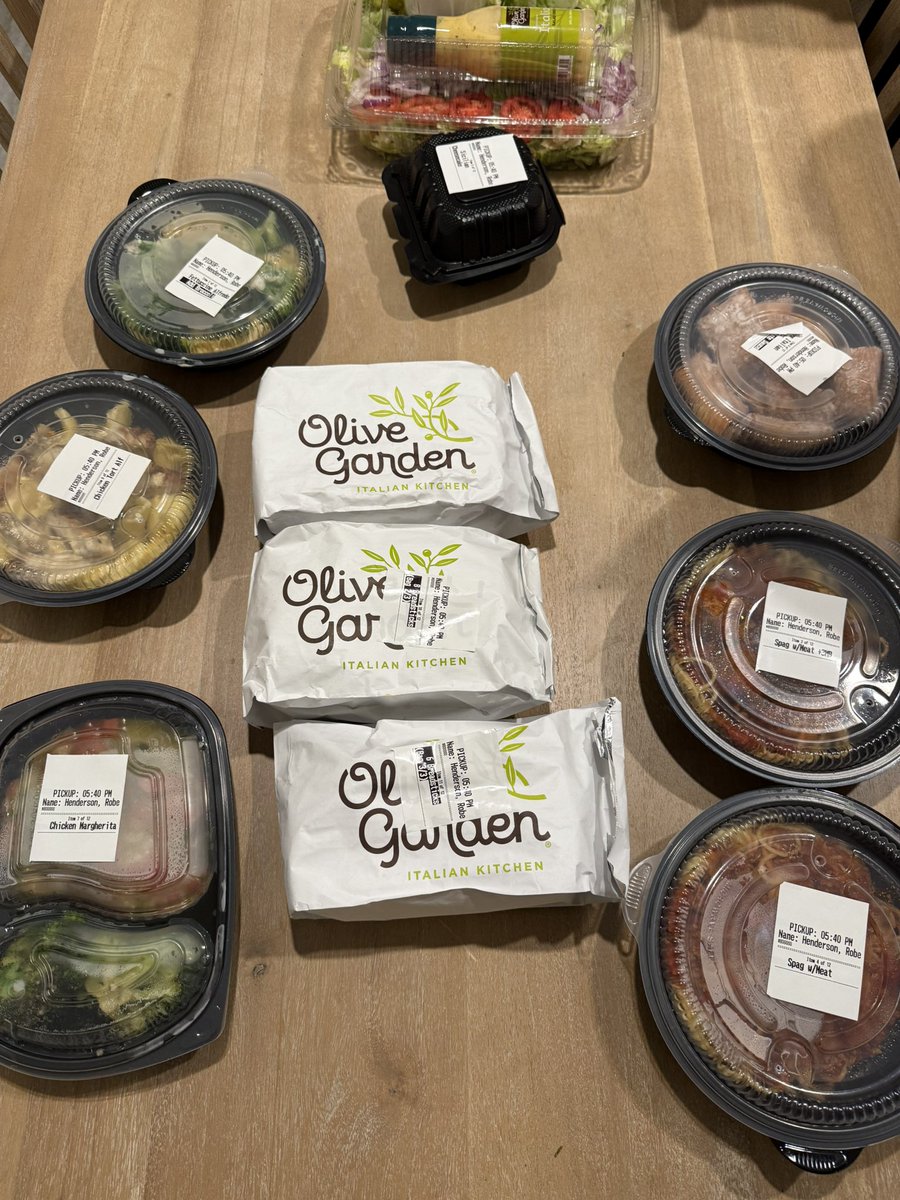 Rob Henderson tweet media