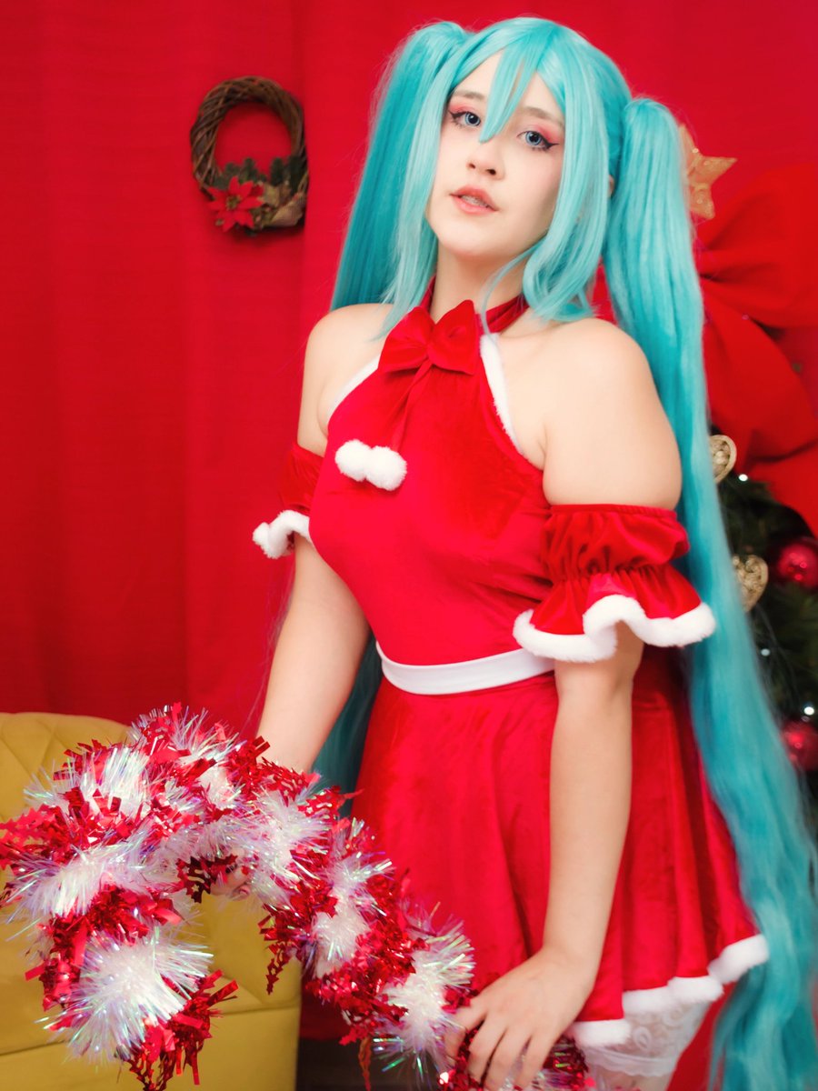 mint_cosp_twtt's tweet photo. Merry Christmas  ~ i love You all my little mints

#Miku #cosplay #cosplayergirls #ChristmasEve #Christmas https://t.co/Nl0Km7voaM