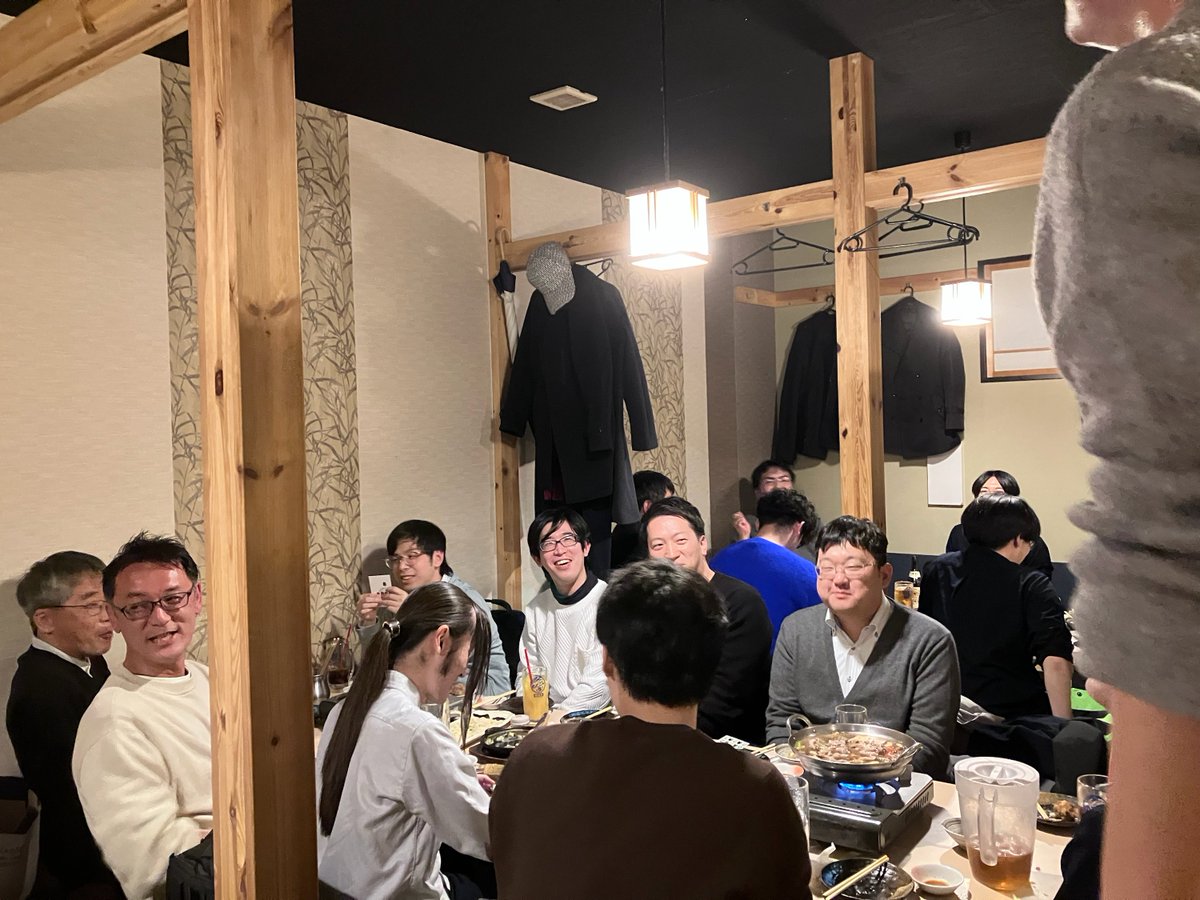 zynasCorp's tweet photo. システムディベロップメント事業部🍻忘年会🍻
今年も1年おつかれさまでした✨
2026年も頑張っていきましょう！

みんないい笑顔です！！
😁

＃ザイナス
#忘年会 
＃2025年お疲れ様でした https://t.co/COvUOhf9uC