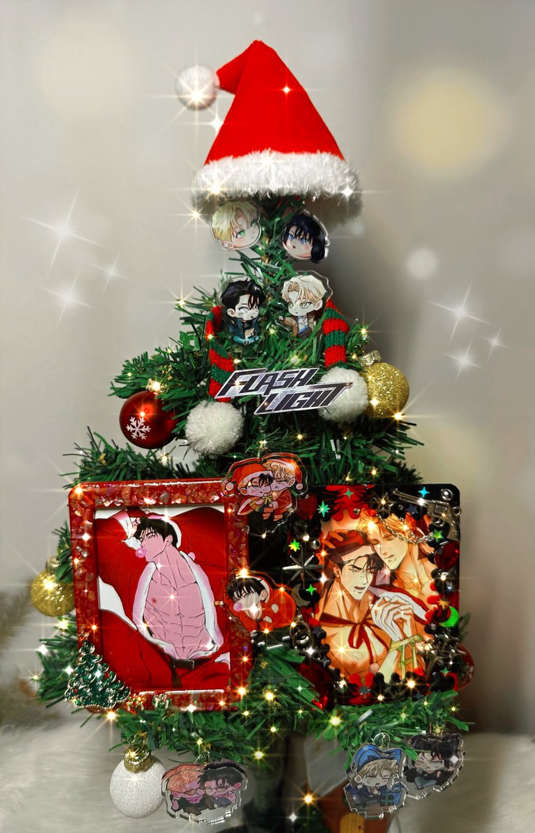 bl_rrrrr's tweet photo. 플라트리와 함께🎄
𝓜𝓮𝓻𝓻𝔂 𝓒𝓱𝓻𝓲𝓼𝓽𝓶𝓪𝓼❤️💚

#플래시라이트 #FlashLight https://t.co/ZkLeJmzvCJ