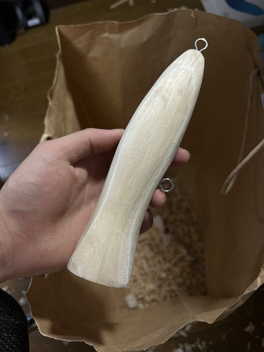 daisukefish's tweet image. 200mm140g
完成150g目標にしてたけど多分浮力強すぎてもっと削らないと暴れそう
ボディもう少しコンパクトにしても良いかもしれない