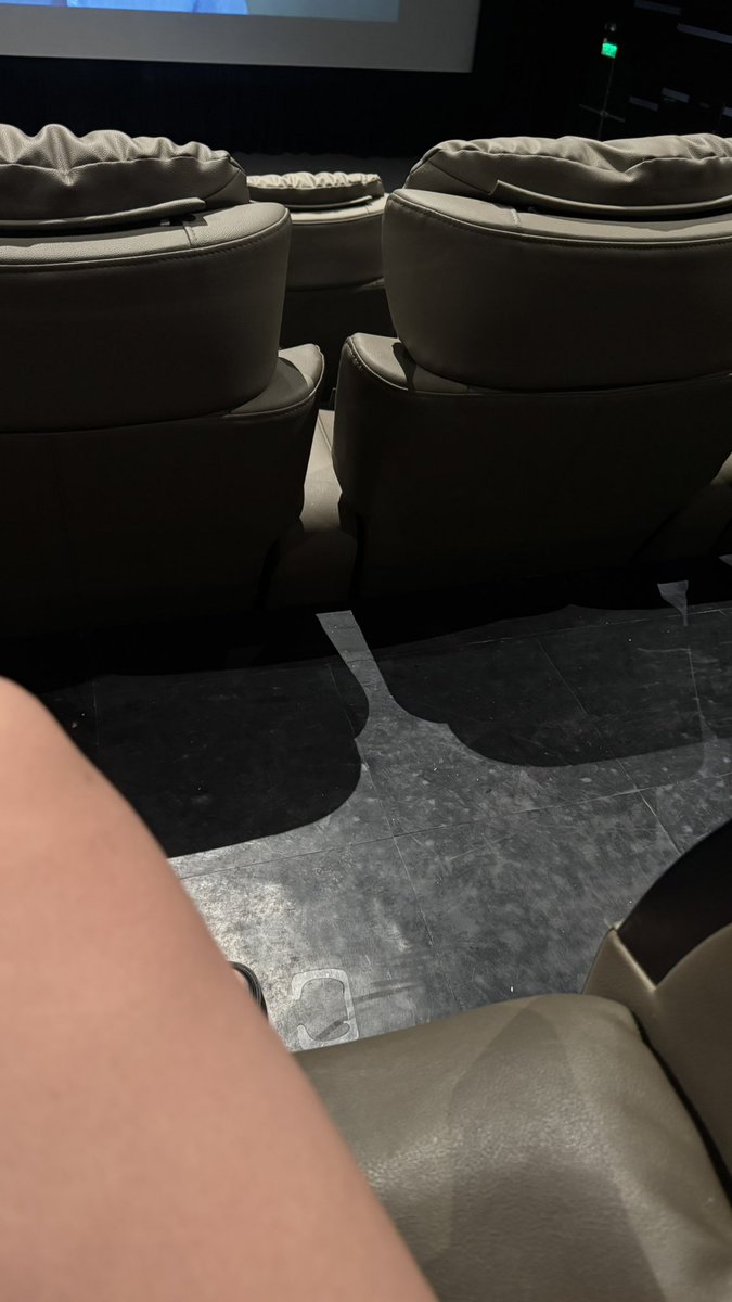 misscceee's tweet image. Sheemmmmsss.. 

Ang kaba ko abot hanggang Japan, waaaa mapapanood ko na ang dustbia ko in a bit..

Nakikiramdam pa ko sa mga kasama ko kung dasbilat ba o kulto.. 

LYSBig LAVAN OF DUSTBIA

#Dustbia
#Dustin
#Bianca
#TeamLAVan
#LoveYouSoBad