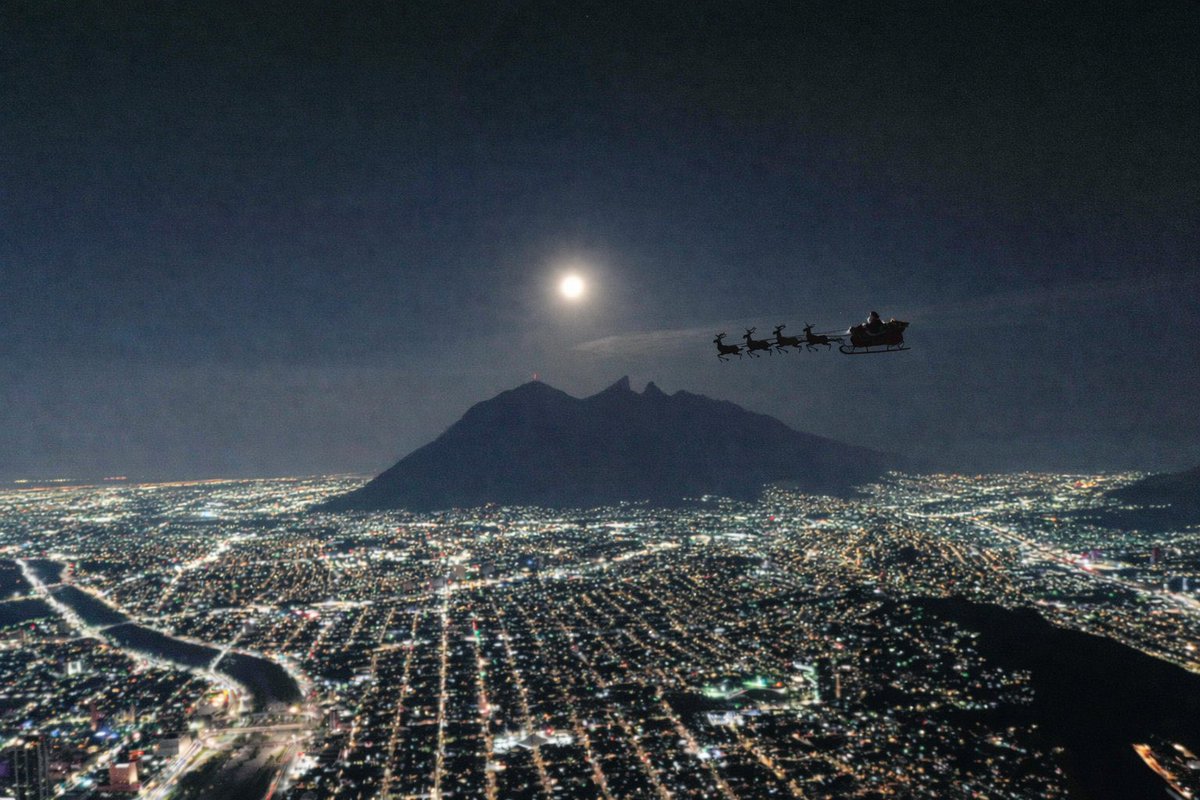 Feliz Navidad a todos los regios del mundo…

No importa si eres <a href="/TigresOficial/">Club Tigres 🐯</a> o <a href="/Rayados/">Rayados</a>!!!

A bajo de todas las playeras hay un hermano REGIOMONTANO valiente, incansable, trabajador, con actitud, apasionado y ganador.

FELIZ NAVIDAD  a Todos los hijos del Cerro de La Silla!!!!