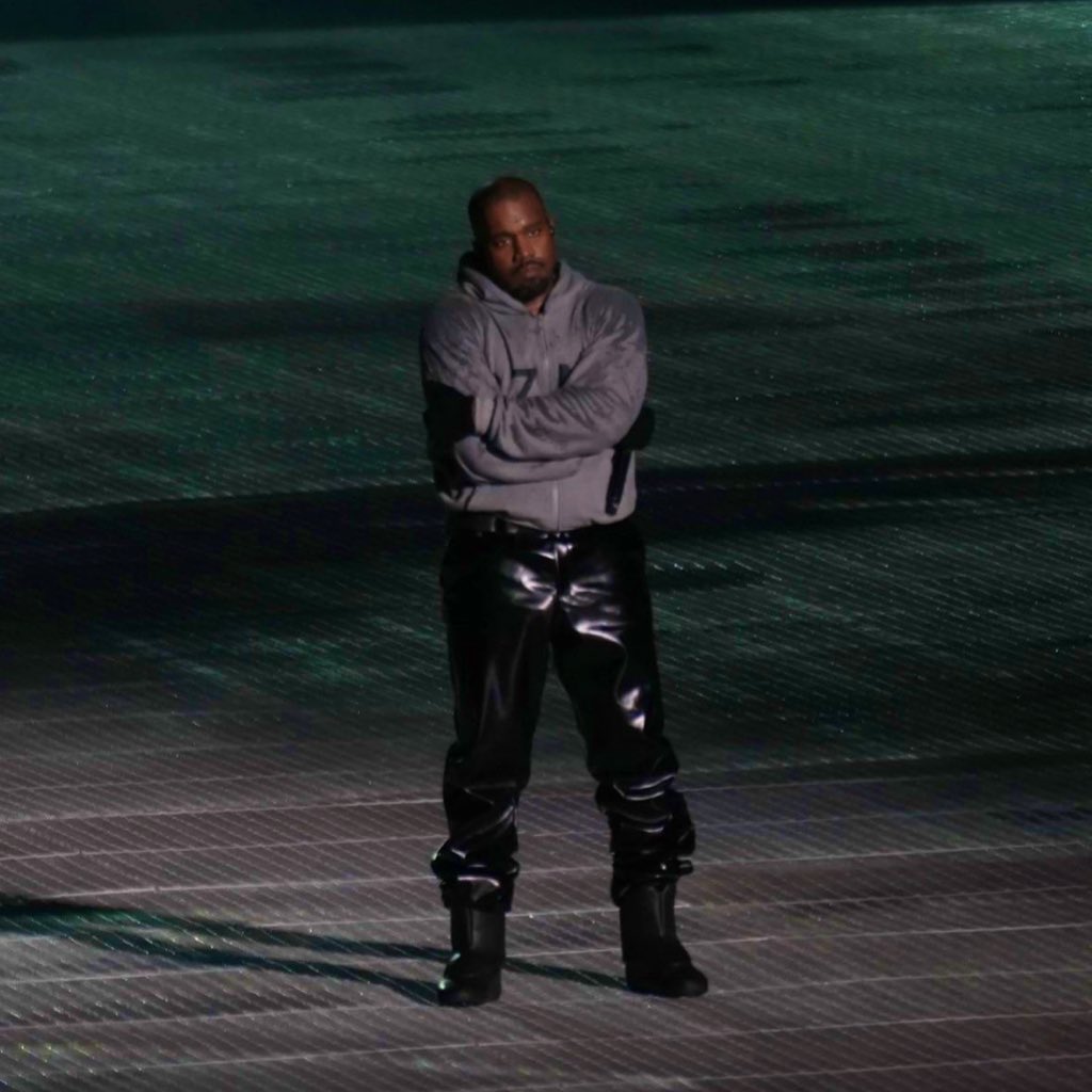 ye_team30871's tweet image. WHICH COUNTRY DO YOU WANT YE TO PERFORM IN?