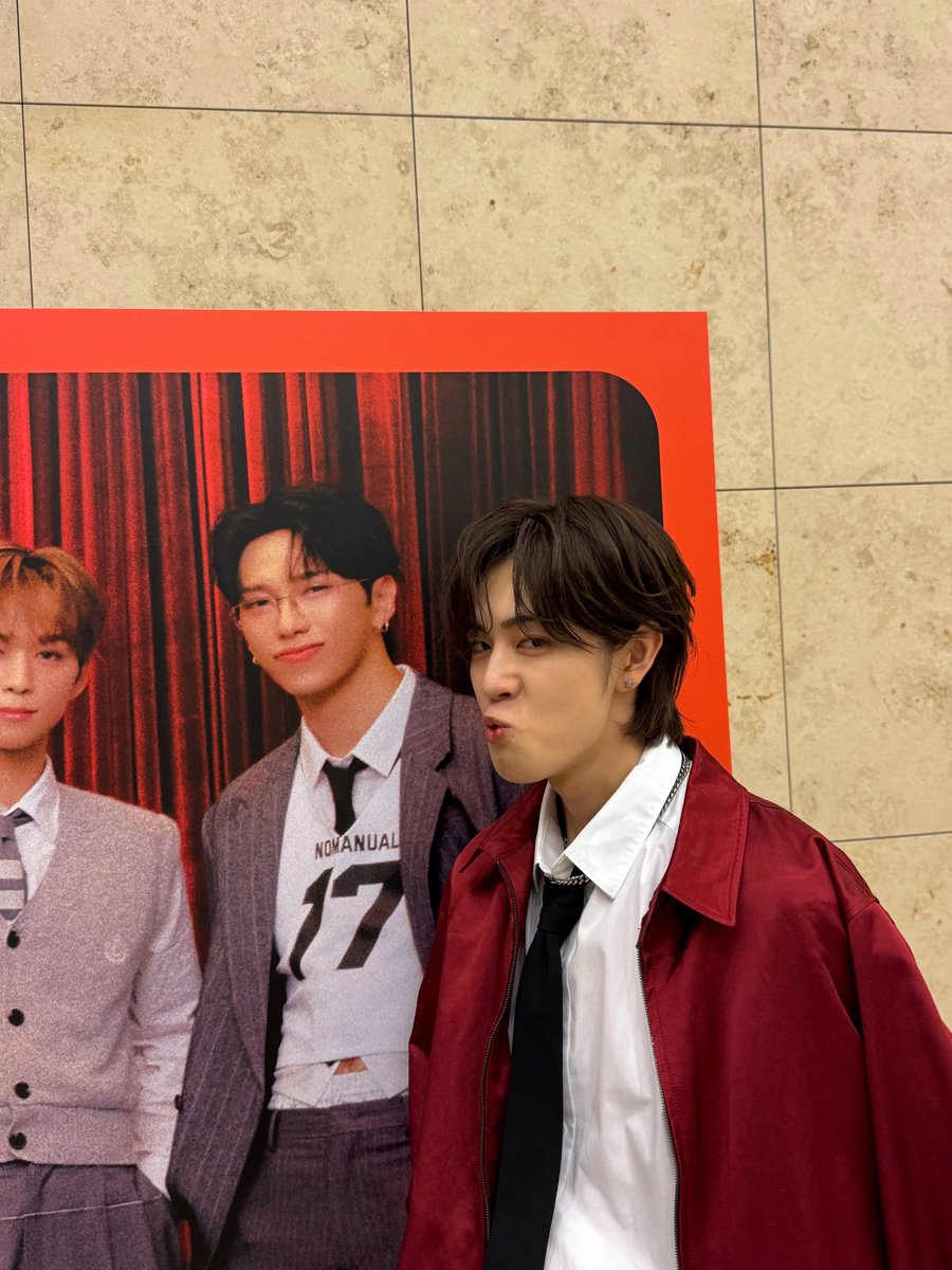 official__INI's tweet photo. [#池﨑理人]

ゆだいと真似し合ったよー！

#INI #IKEZAKIRIHITO https://t.co/wN7KUbb8UK