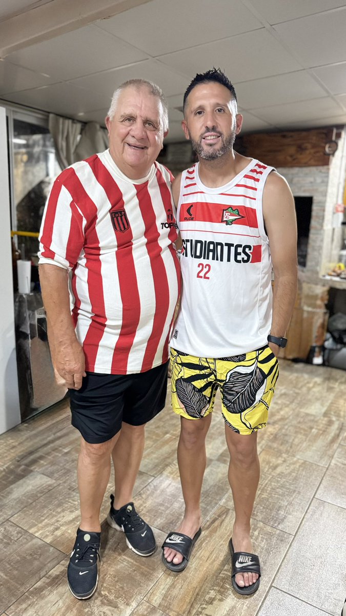 diegotta's tweet photo. Feliz navidad para todos 🏆🎄🇦🇹 las 3 generaciones Gottardi https://t.co/GaMOMd0uym