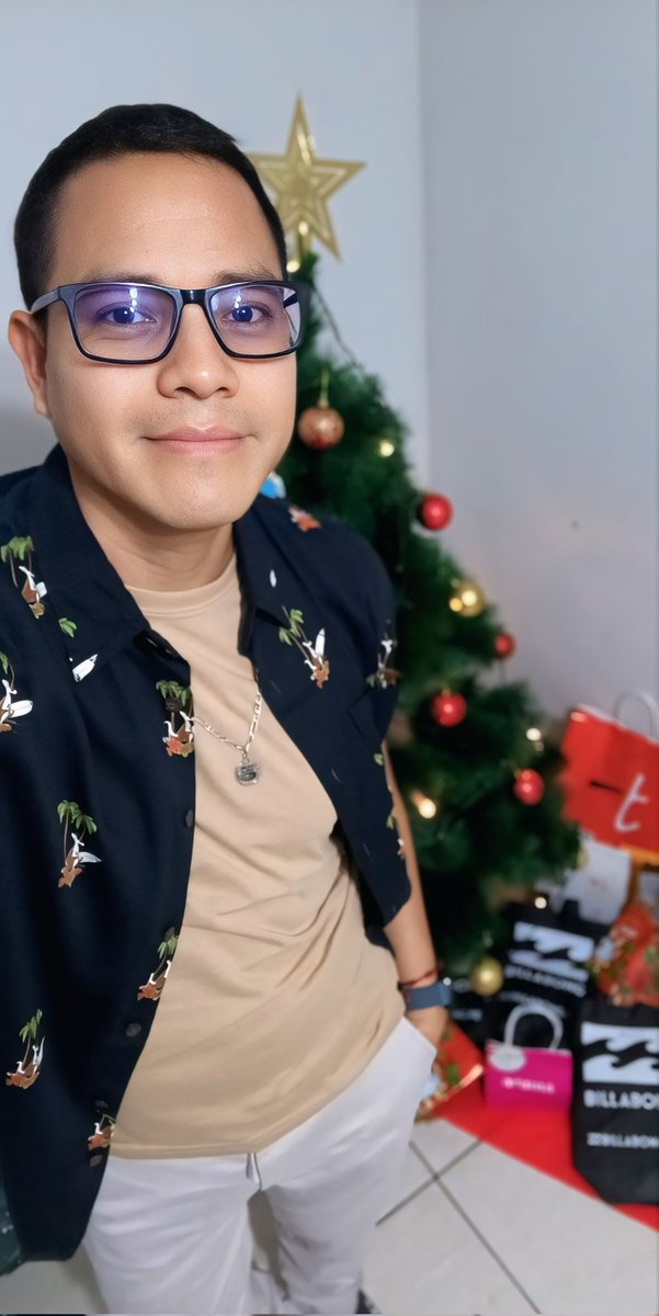 🎄✨ ¡Felices fiestas! ✨🎆  
Que la Navidad traiga alegría y el Año Nuevo nuevas oportunidades y buenos momentos.  
¡Un abrazo fraternal y lo mejor para este 2026! 🥂