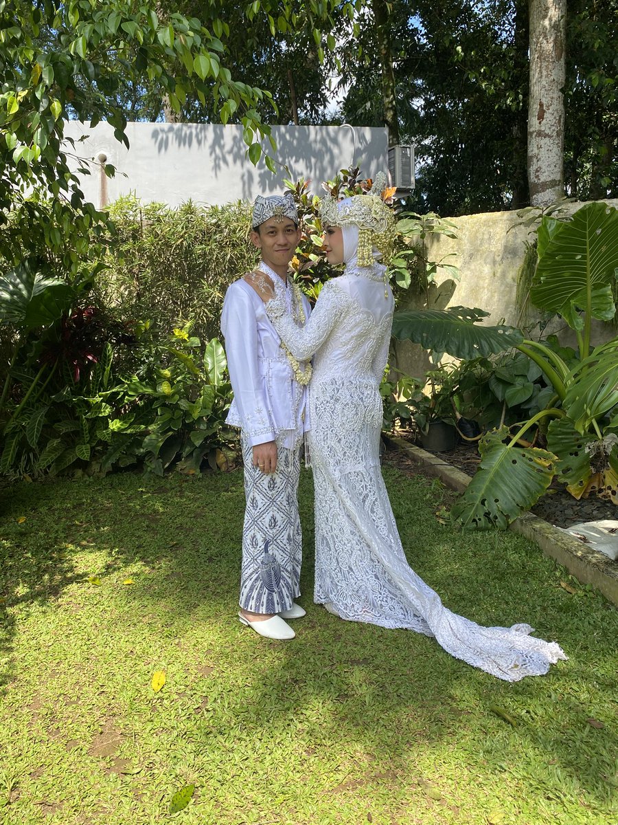 ★ ★ ★ tweet media