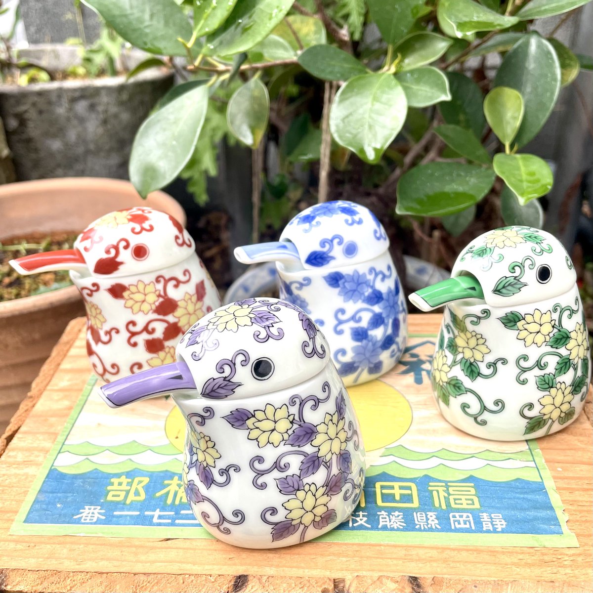 t_s_u_g_e_2ge's tweet photo. 欠品していたカワセミ汁次 紫入荷
赤、青、緑もあります
#徳永陶磁器 #幸楽窯 #カワセミ汁次 #醤油差し #あめつち #西荻窪 #ametuchi #nishiogikubo #specialitystore #souvenirstore #folkart #catgoods https://t.co/UO4KiJxDfe