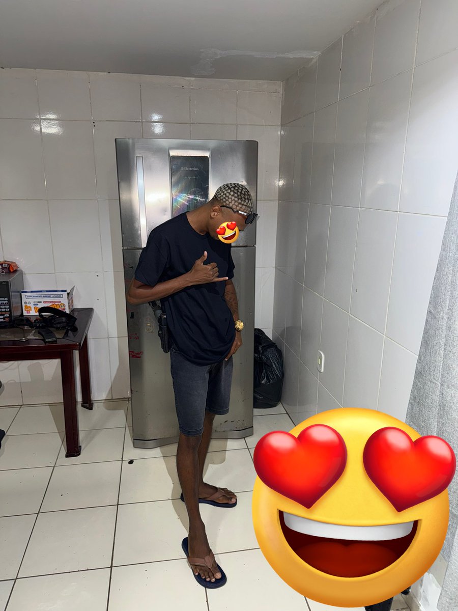 MenorG25's tweet photo. Feliz natal a todos 🥳❤️ https://t.co/idDLqSb9ZM